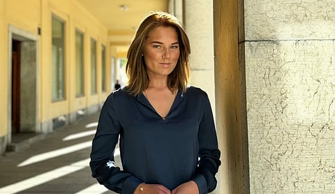 Till vänster Louise Hammargren. Till höger tidningen Aktuellt i Politikens hemsida.