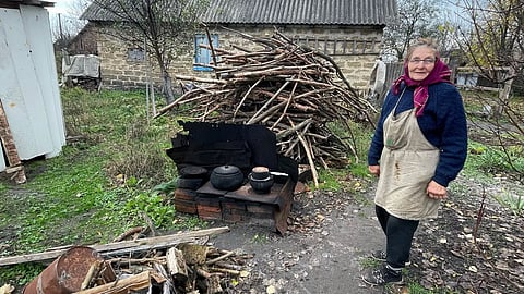 En kvinna i byn Borodyanka, sydväst om Kiev, tillbringade hela dagar under vintern i en kall källare under ockupationen, eftersom ryska trupper inte tillät invånarna att gå ut.