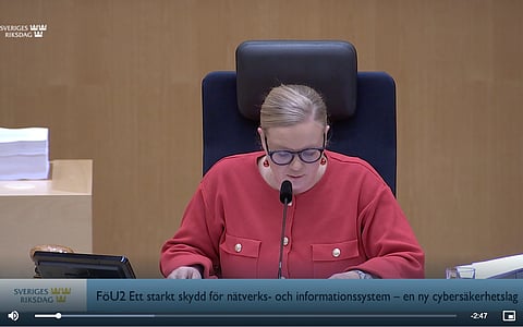 Från riksdagens hemsida - video-klipp från beslutstillfället den 10 december då den nya cybersäkerhetslagen klubbades igenom.