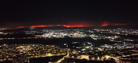 Skogsbränder har brutit ut i flera delar av Chile efter en kraftig värmebölja. 
