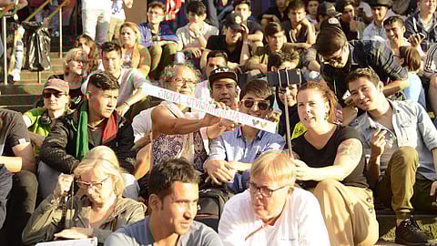 Tänk om det är att ständigt öka invandringen som är målet?