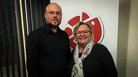 Andreas From (S) och Gunnel Jonsson (S). Gunnel Jonsson är en av dem som tog beslutet om husköpet.