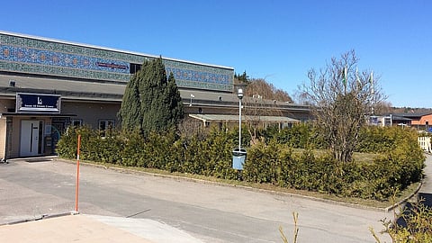 Imam Ali Islamic Center pekas ut som ett fäste för iransk underrättelseverksamhet.