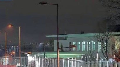 Natten till söndag skedde ett bombdåd vid USA:s ambassad i Olso. Tre irakiska bröder är nu gripna. 