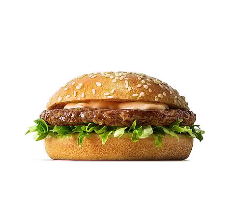En hamburgare med kött