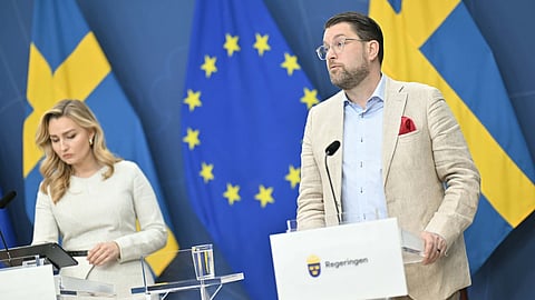 Regeringen: Sänkt skatt på bensin och diesel