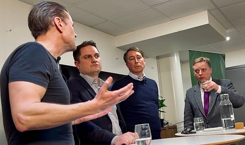 Paneldeltagare i diskussion om yttrandefrihet