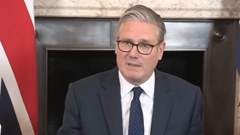 Keir Starmer besöker Golders Green efter terrorattacken.