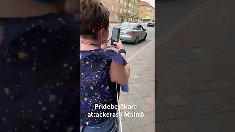 Pridedeltagare attackeras i Malmö. vet du mer om händelsen? kontakta tips@riks.se