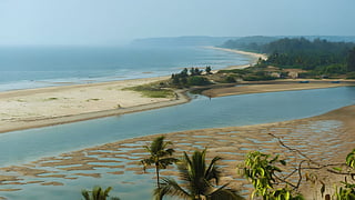 coastline between Mumbai and Goa