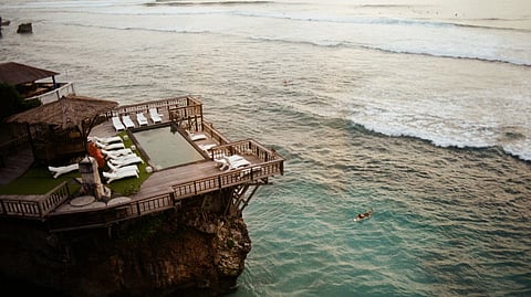 5 Most Luxurious Cliffside Estates To Book
