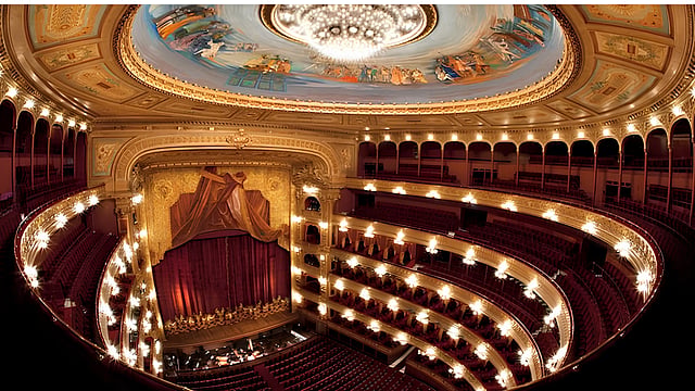 5 Iconic Opera Houses Around the World and the Dramatic Stories Behind ...