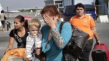 FRANCÚZSKO: Pokračuje v deportáciách Rómov, ľuďom sa to nepáči.