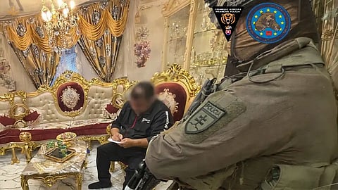 Polícia obvinila dvojicu: Muža bez domova vraj roky držali v otroctve