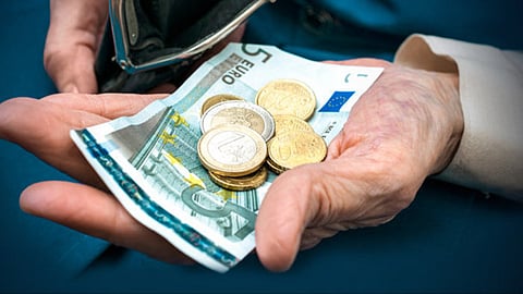 SOCIÁLNE: Dôchodcovia aj na konci tohto roka dostanú od štátu vianočný príspevok.