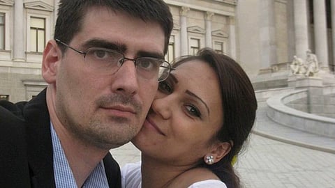 Druhý muž rezortu školstva o rómskej manželke: Moja mama s tým mala problém!