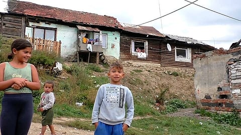 Školská inšpekcia: Rómske deti končia v špeciálnych školách zbytočne.