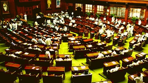 पावसाळी अधिवेशन - अनिल देशमुखांवरून विरोधक सरकारला घेरणार?