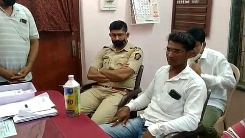 वनपरिक्षेत्र कार्यालयात शेतकऱ्याचा आत्महत्येचा प्रयत्न!