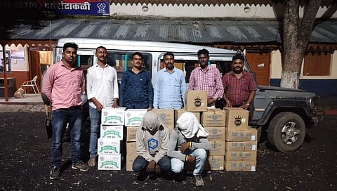 अकोल्यात निवडणुकीसाठी आलेली सात लाखांची दारू जप्त; चौघांना अटक
