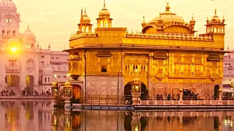 धक्कादायक: सुवर्ण मंदिरात जमावाच्या मारहाणीत तरुणाचा मृत्यू; पावित्र्य भंग झाल्याने...