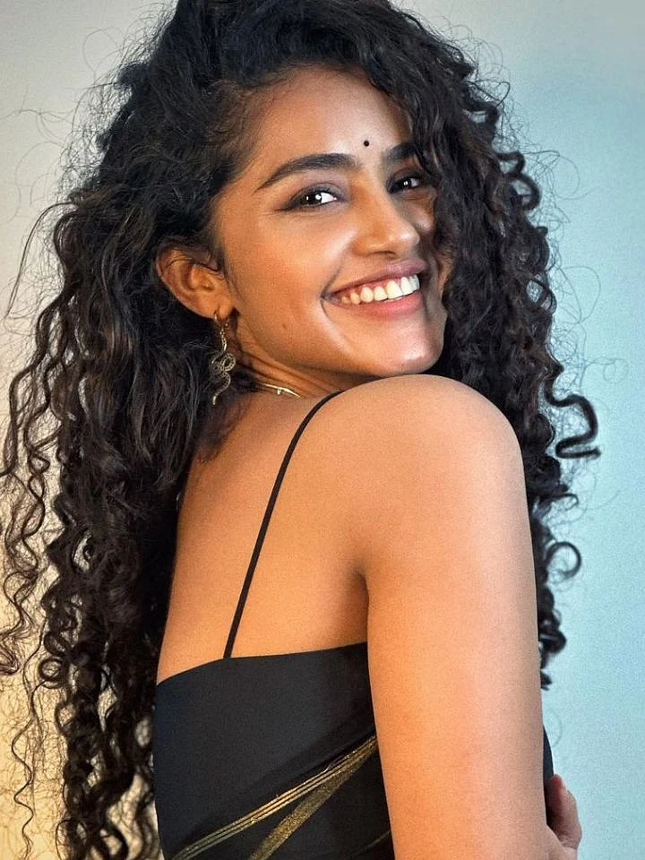 Anupama Parameswaran Saree Look