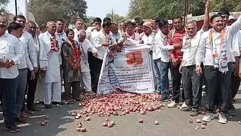 Dhule News Onion Price