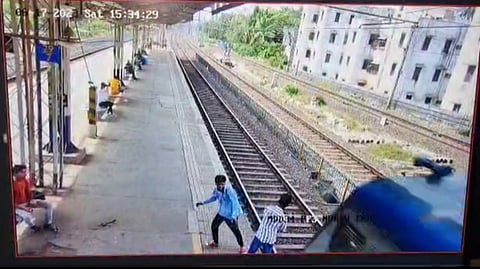 Malad Railway Station Accident