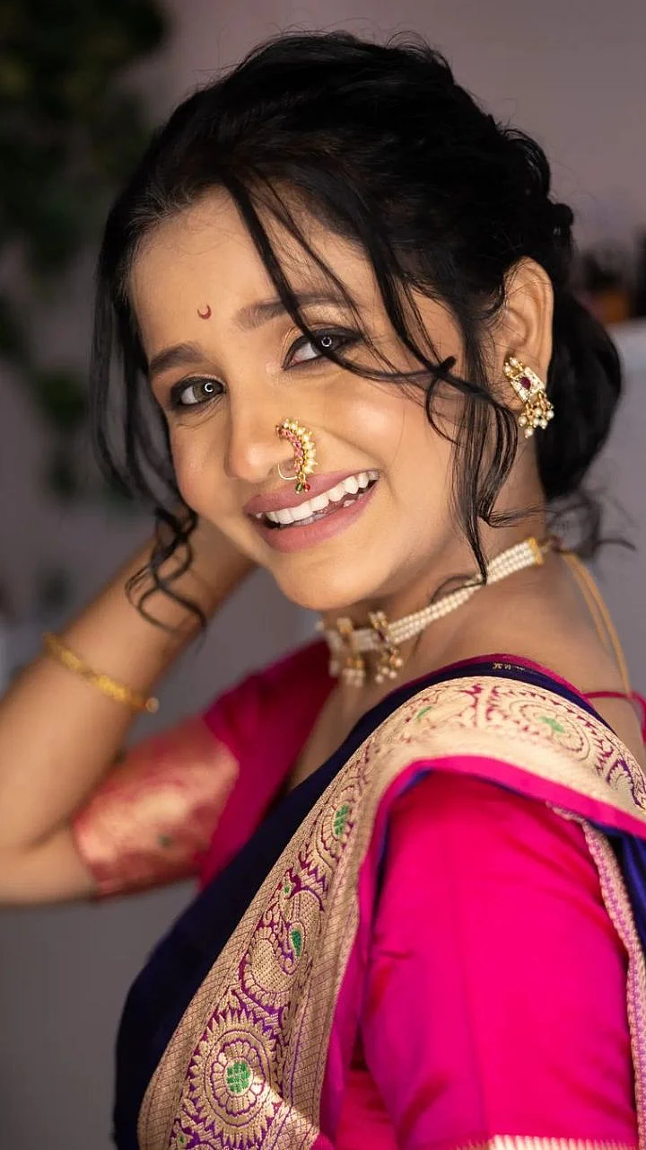 Sharwari Jog Actress