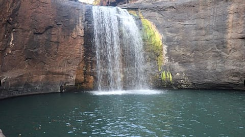 Kal Mandavi Waterfall 