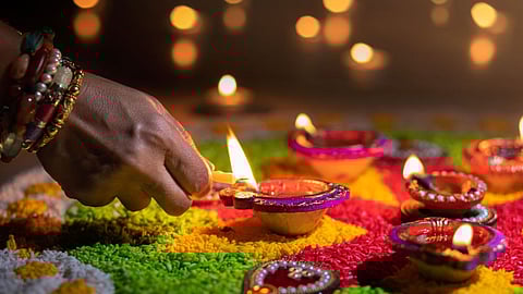 Rituals to avoid poverty on Diwali
