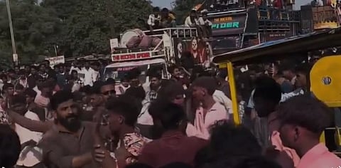 Fights in Akkalkuva MLA Amshya Padvi Rally