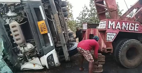 truck accident in Kasara Ghat