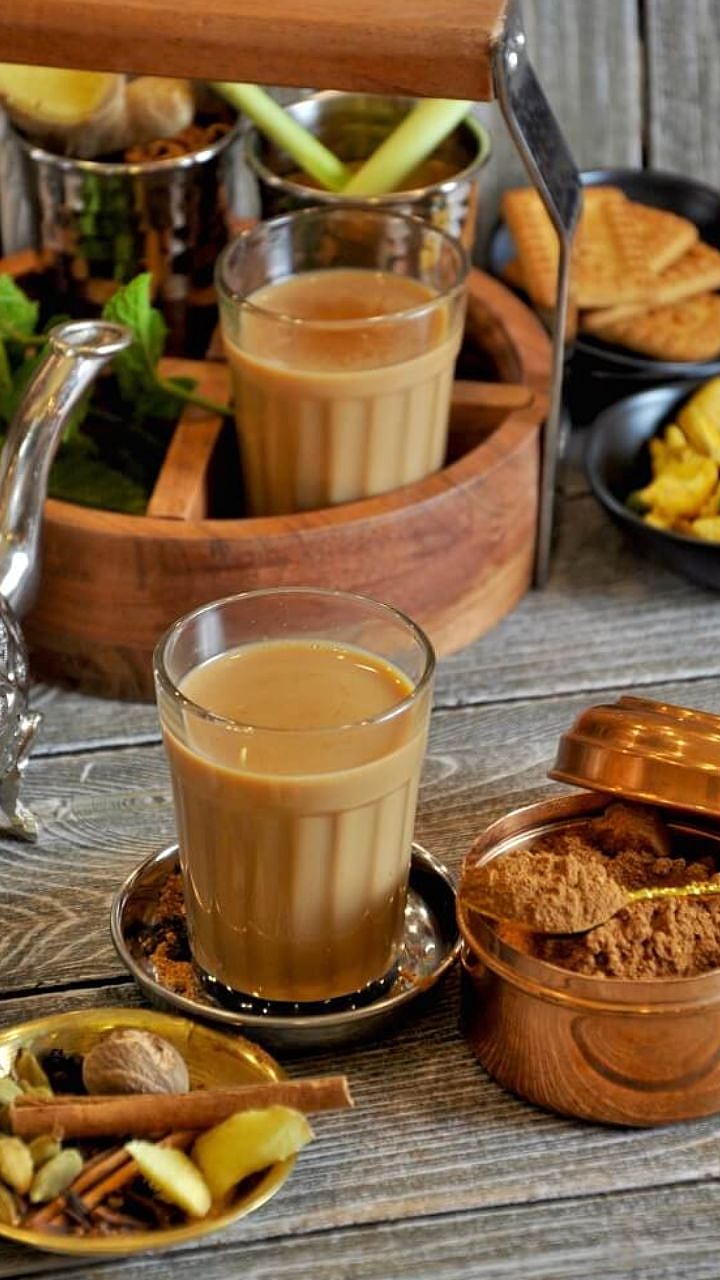 Jaggery Tea : एका घोटात येईल तरतरी,'या' ट्रिकने घरीच बनवा फक्कड गुळाचा ...