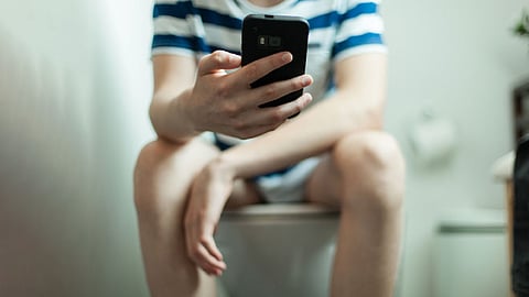 Side Effects Of Using Phone In Toilet