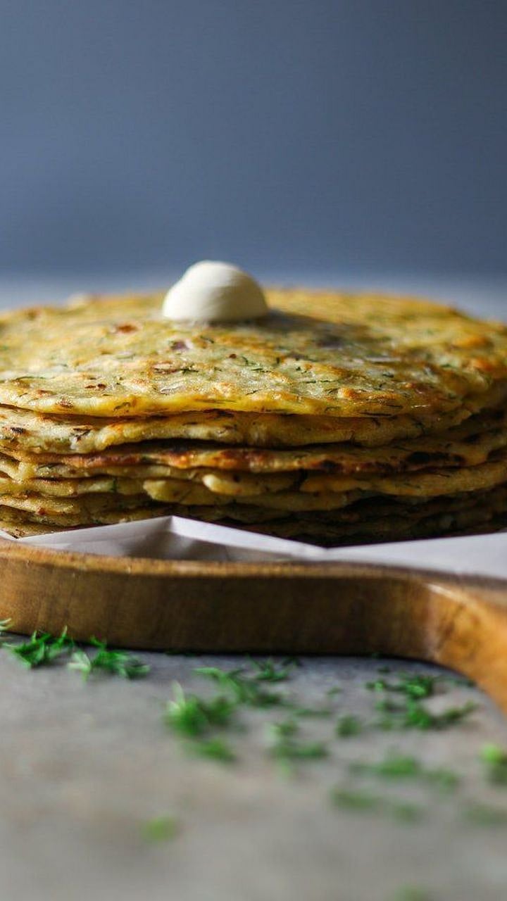 Akki Roti Recipe : साऊथ इंडियन स्पेशल अक्की रोटी कधी खाल्ली का? सकाळी ...