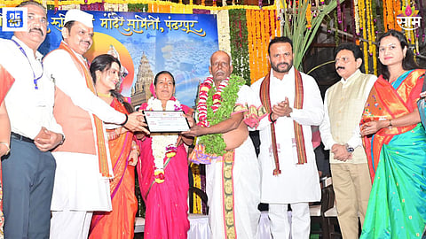 Ugale couple from Nashik honored with government