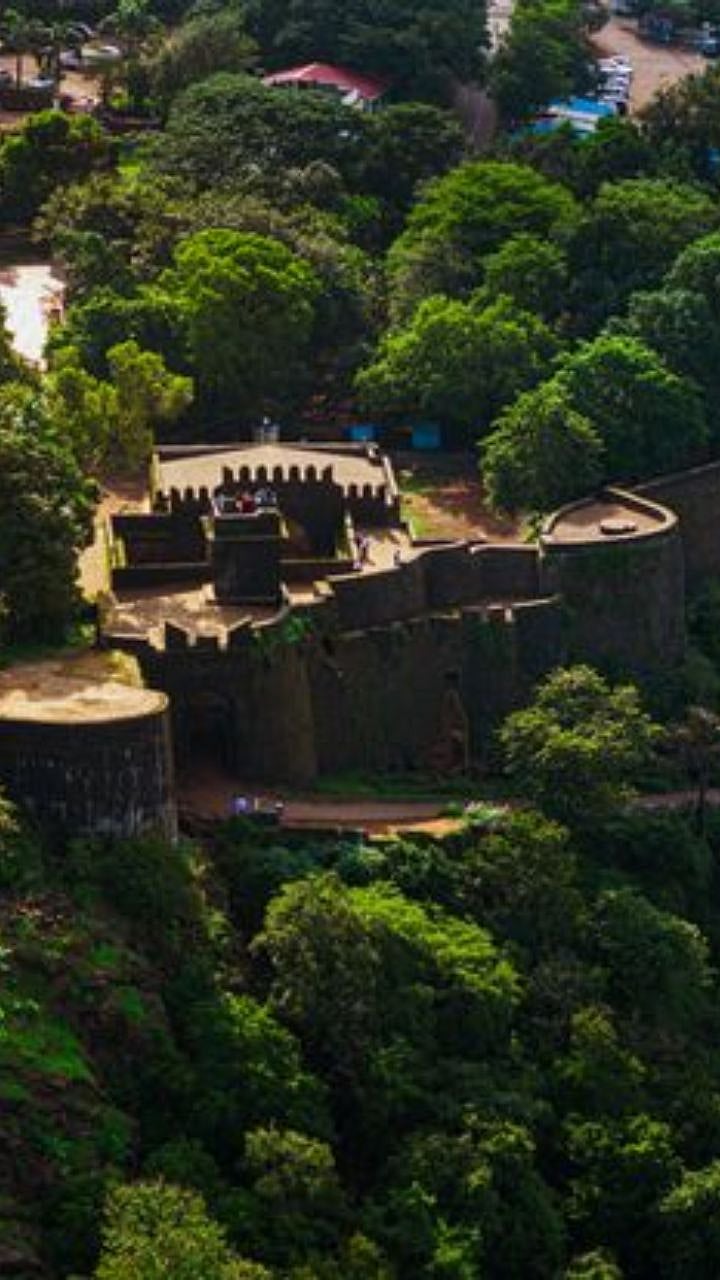 Panhala Fort History: पन्हाळ्याचे थंडगार हवामान आणि रमणीय नैसर्गिक ...