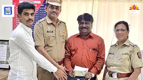Maharashtra Police : ४ लाख रुपयांनी भरलेली बॅग हरवली, अवघ्या अर्ध्या तासांत शोधून काढली, पाली पोलिसांचे होतेय कौतुक