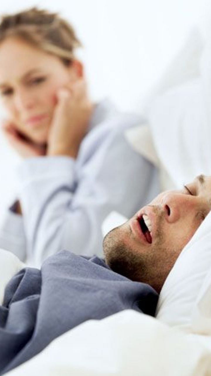 Snoring: तुमच्या घोरण्याचा इतरांना होतो त्रास, 'या' सोप्या टिप्स करा ...