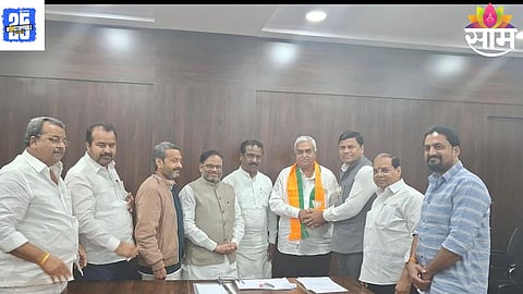 Rajendrasingh Somvanshi joins BJP in presence of Navneet and Ravi Rana at Amravati.