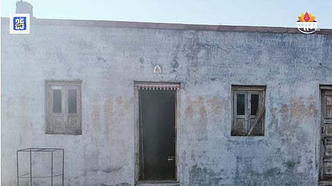 Maharashtra crime news family of four found dead