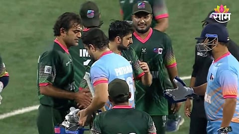 Irfan Pathan hug Pakistani player