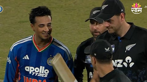 Abhishek Sharma bat checking