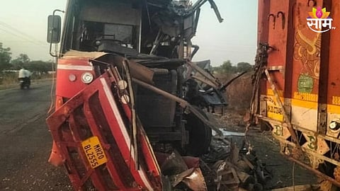 Accident News : बीडमध्ये अपघाताचा थरार; ट्रक आणि एसटीचा भीषण अपघात : १३ जण गंभीर जखमी