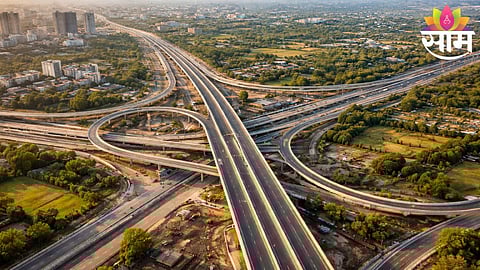 Union Minister Nitin Gadkari announces ₹50,000 crore road and highway projects to improve connectivity and reduce traffic congestion in Pune region.