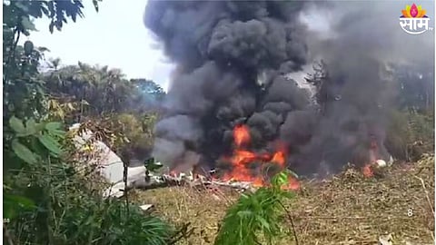 Air Force Plane Crash: मोठी दुर्घटना! 110 सैनिकांना घेऊन जाणारं हवाई दलाचं विमान क्रॅश, उड्डाण घेताच जमिनीवर कोसळलं  