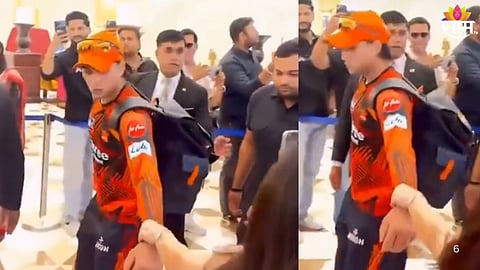 Fan Misbehaves with Abhishek Sharma In Hotel: 