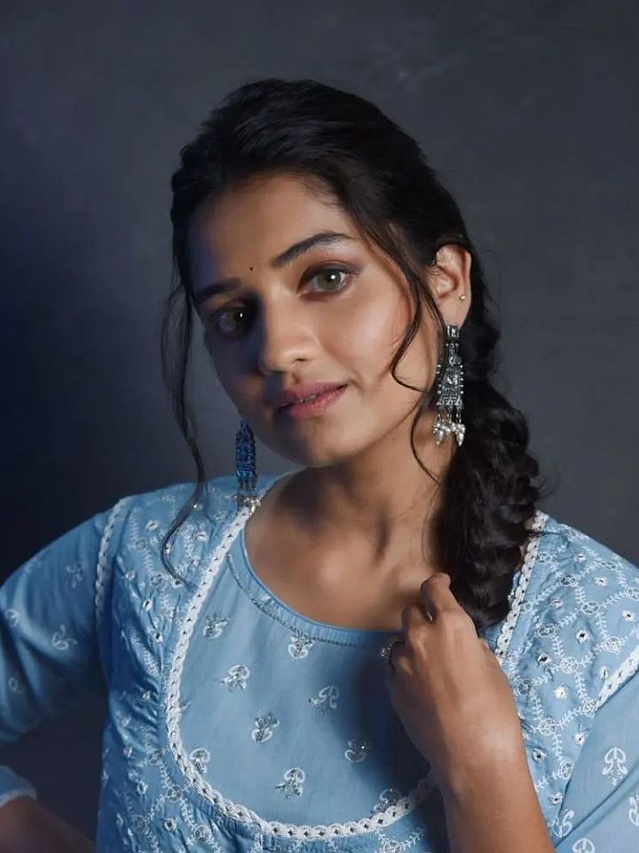 Yapon pornosi: ayollar bir-birlariga qusadilar