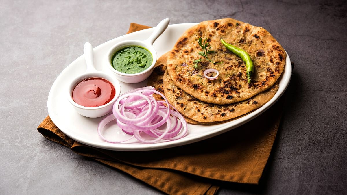 Masala Kanda Roti Recipe : नाश्त्याला सतत तेच तेच खाऊन कंटाळा आलाय ...